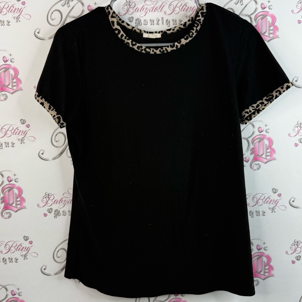 Ardene T-shirt leopard cheetah print trim Black Top with Leopard Accents